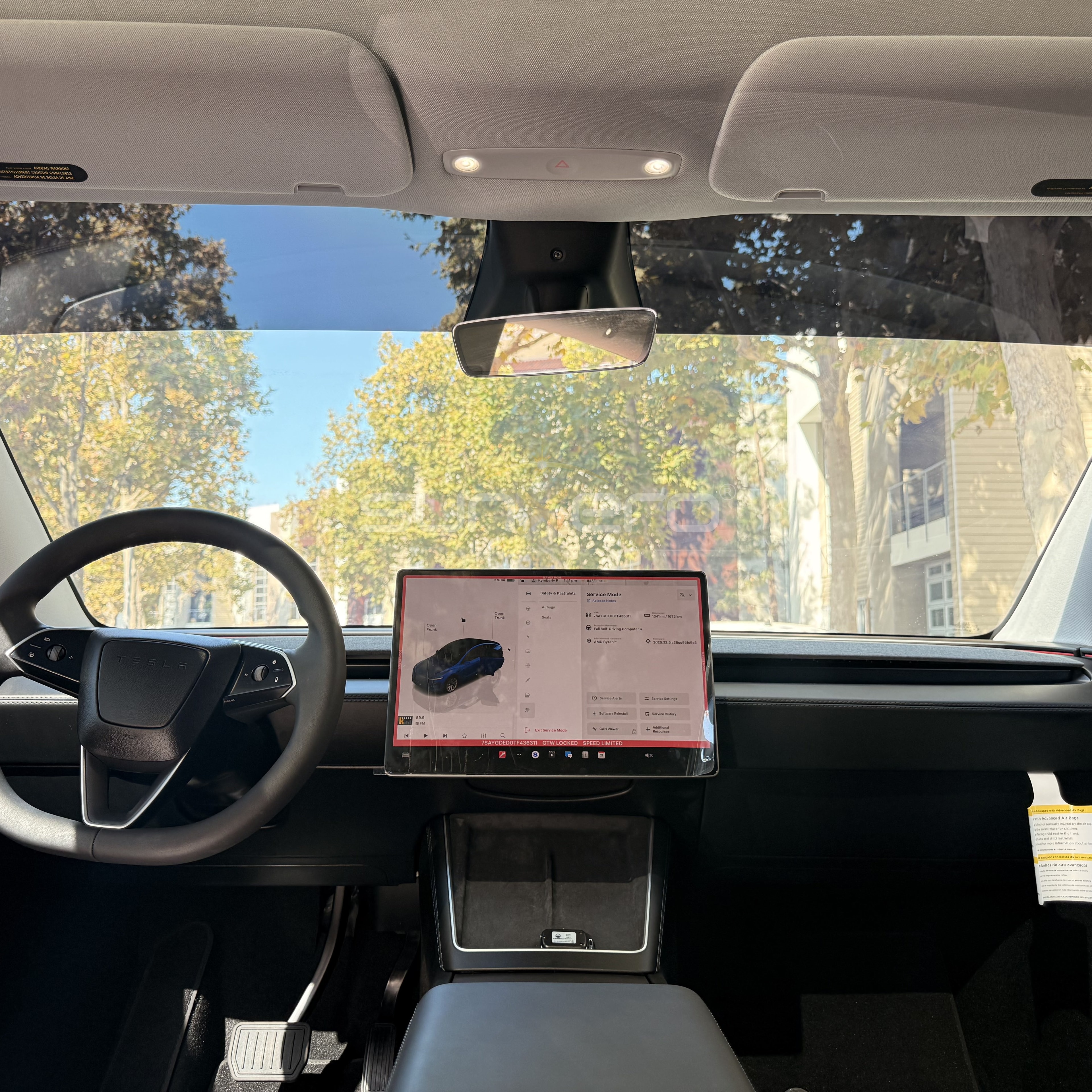 Car — Detail 5