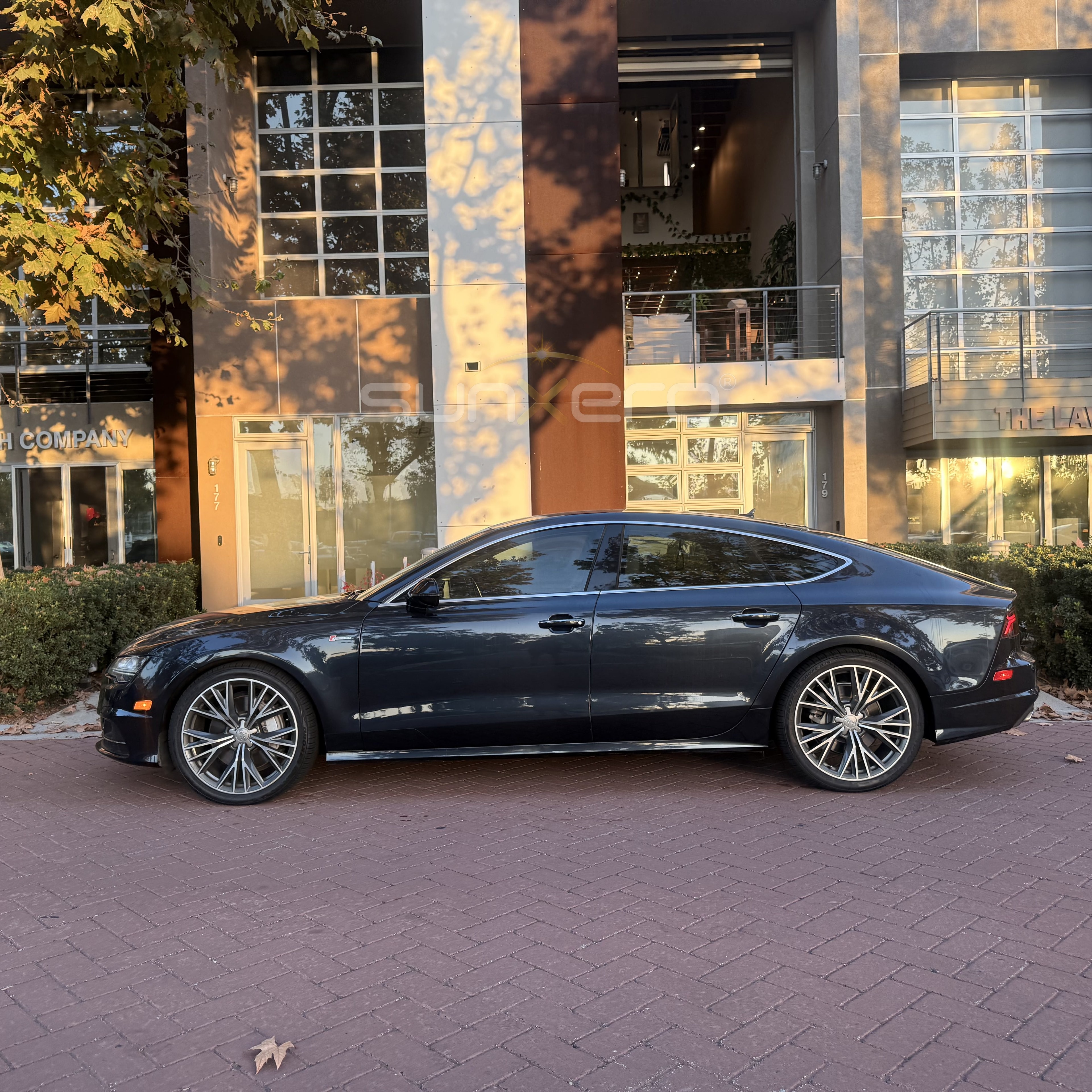 Car — Detail 6