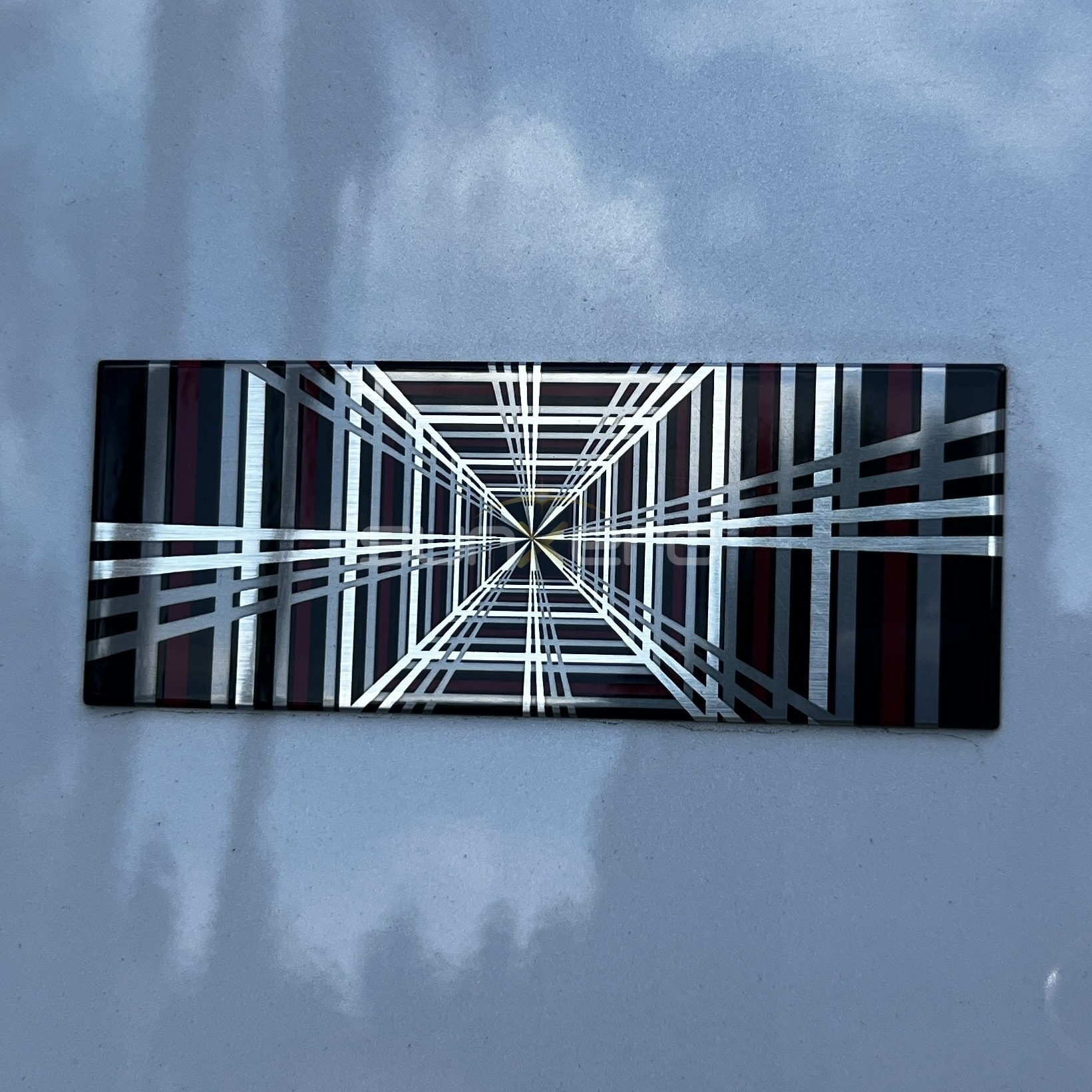 sunxero Badge — White Vehicle